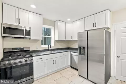 437 W Roosevelt Blvd, Philadelphia, PA 19120