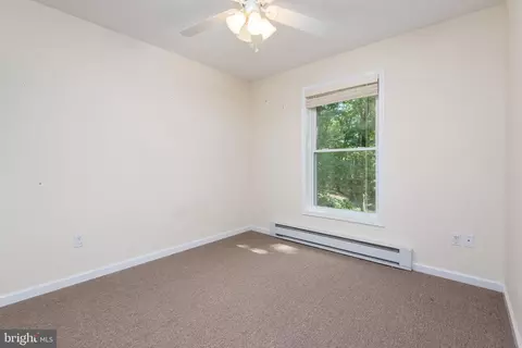 163 Lakeview Dr, Dingmans Ferry, PA 18328 photo 9