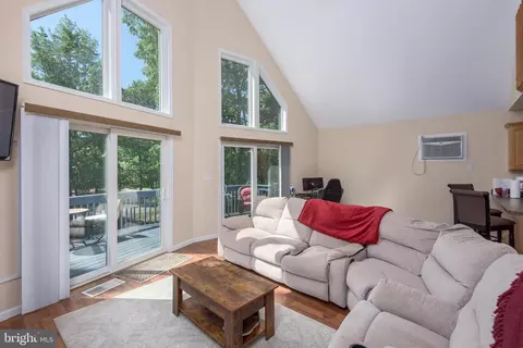 163 Lakeview Dr, Dingmans Ferry, PA 18328 photo 17