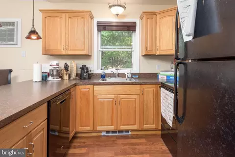 163 Lakeview Dr, Dingmans Ferry, PA 18328 photo 12