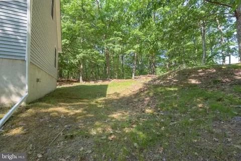 163 Lakeview Dr, Dingmans Ferry, PA 18328 photo 4