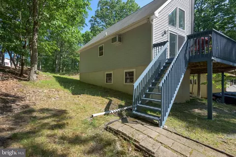 163 Lakeview Dr, Dingmans Ferry, PA 18328 photo 3