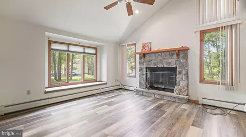 128 Rooney Ct, Bushkill, PA 18324 photo 6