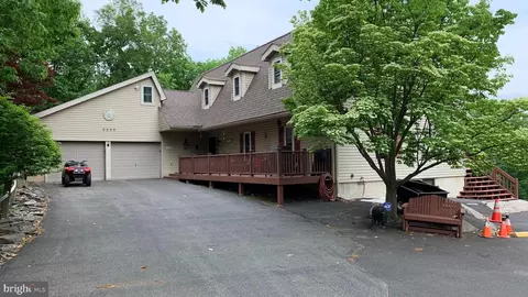 3205 Ely Ct, Bushkill, PA 18324