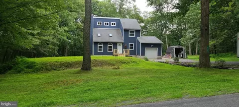 205 Traverse Rd, Dingmans Ferry, PA 18328