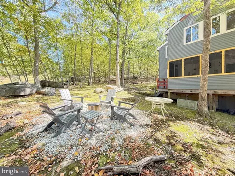 1026 Hampstead Rd, Bushkill, PA 18324 photo 5