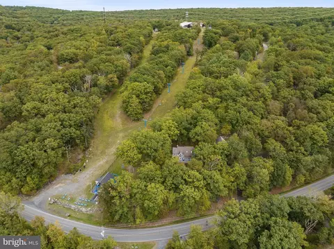 1026 Hampstead Rd, Bushkill, PA 18324 photo 9