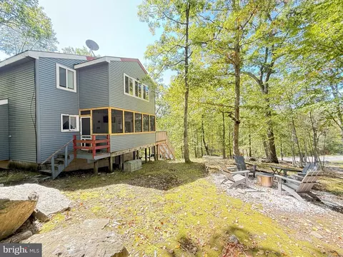 1026 Hampstead Rd, Bushkill, PA 18324 photo 4