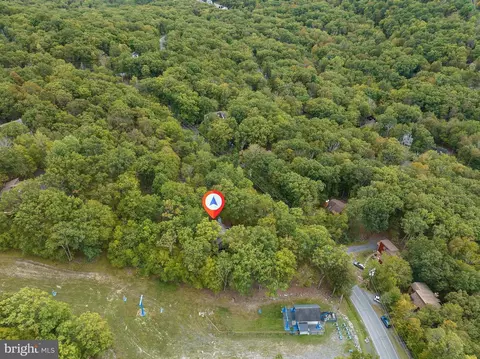 1026 Hampstead Rd, Bushkill, PA 18324 photo 8