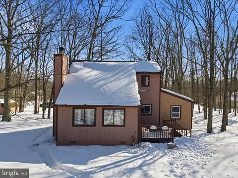 186 Pocono Blvd, Bushkill, PA 18324 photo 2