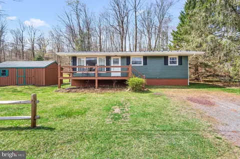133 Wynooska Rd, Greentown, PA 18426