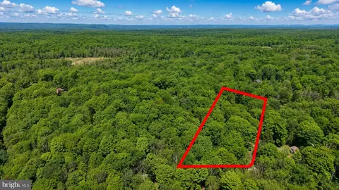 00 Hughes Dr, Greentown, PA 18426