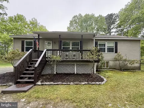 105 Hill Ter, Milford, PA 18337