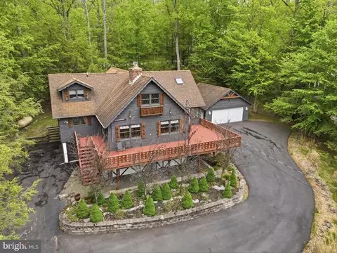 162 Indian Dr, Greentown, PA 18426