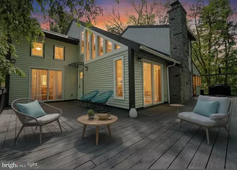 275 Canterbury, Bushkill, PA 18324