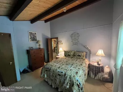 Bedroom - 5970 Decker Rd, Bushkill, PA 18324 photo 1 of 5