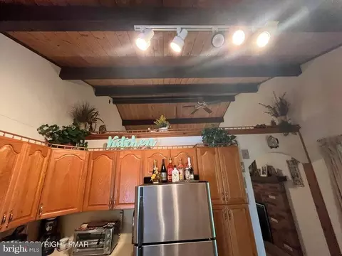Kitchen - 5970 Decker Rd, Bushkill, PA 18324 photo 2 of 2