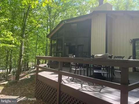 Exterior - 5970 Decker Rd, Bushkill, PA 18324 photo 2 of 10