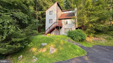 6271 Decker Rd, Bushkill, PA 18324