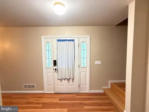Entry Way - Undisclosed, Bushkill, PA 18324 photo 1 of 6