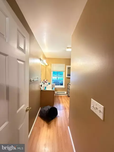 Entry Way - Undisclosed, Bushkill, PA 18324 photo 6 of 7