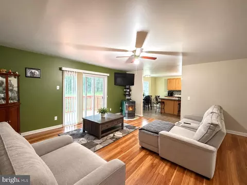 Living - Undisclosed, Bushkill, PA 18324 photo 1 of 1