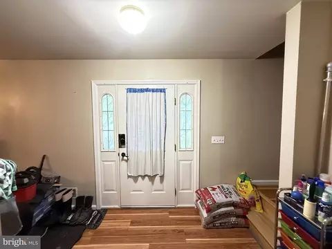 Entry Way - Undisclosed, Bushkill, PA 18324 photo 3 of 7