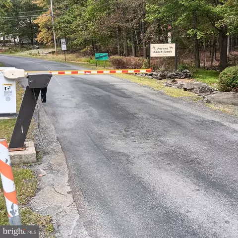 Exterior - Undisclosed, Bushkill, PA 18324 photo 9 of 11