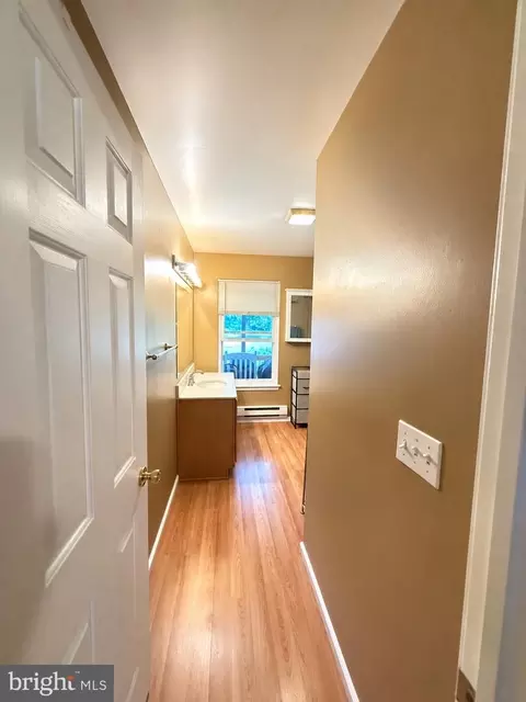 Entry Way - Undisclosed, Bushkill, PA 18324 photo 5 of 6
