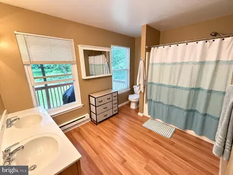 Bath - Undisclosed, Bushkill, PA 18324 photo 3 of 3