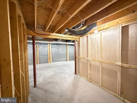 Entry Way - Undisclosed, Bushkill, PA 18324 photo 6 of 6