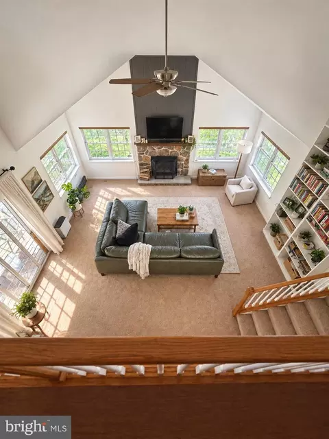 Living - 6043 Decker Rd, Bushkill, PA 18324 photo 1 of 6