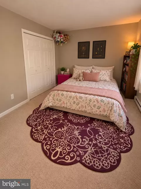 Bedroom - 6043 Decker Rd, Bushkill, PA 18324 photo 5 of 7