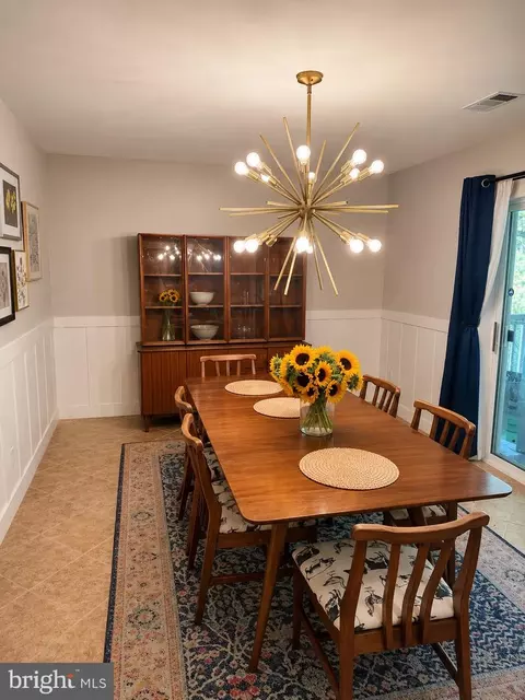 Dining - 6043 Decker Rd, Bushkill, PA 18324 photo 1 of 3