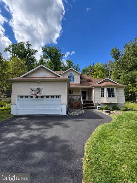 Exterior - 6043 Decker Rd, Bushkill, PA 18324 photo 3 of 18