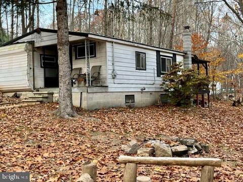 15 Shaw Ln, Blain, PA 17006