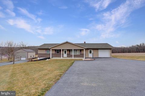 2301 Fort Robinson Rd, Loysville, PA 17047