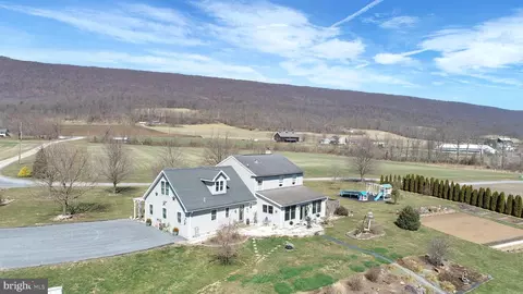 185 Boyer Ln, Millerstown, PA 17062