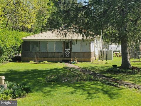 40 Towpath Rd, Duncannon, PA 17020
