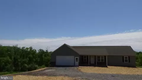 208 Fry Ln, Newport, PA 17074