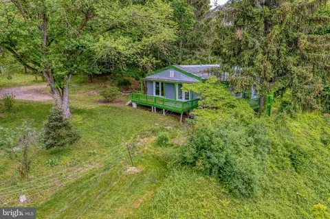 637 Schoolhouse Rd, Duncannon, PA 17020