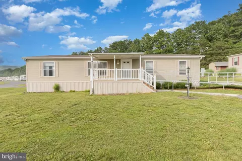 44 Meadowview Dr, New Bloomfield, PA 17068