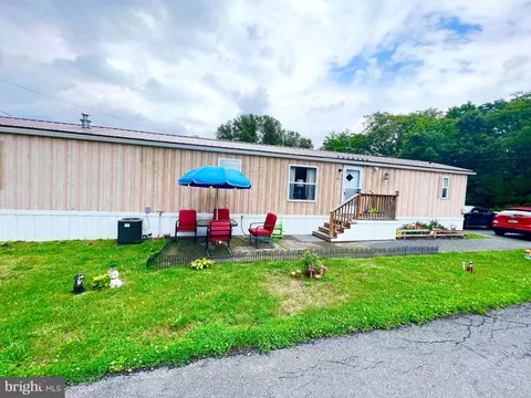 873 Mallard Dr, Newport, PA 17074