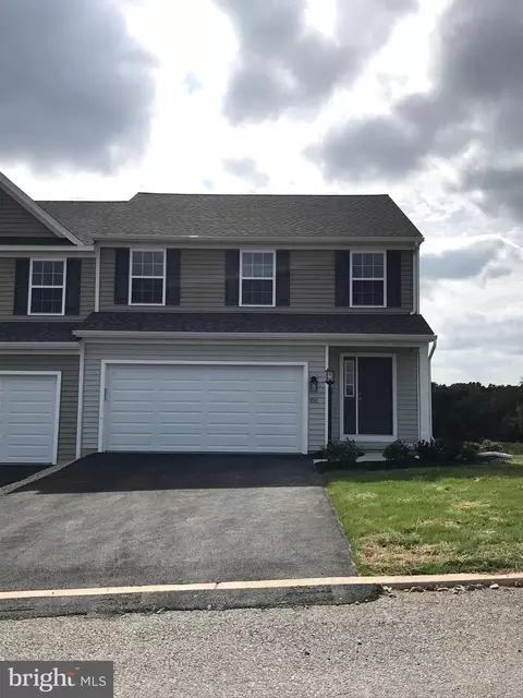 106 Easton Dr, Duncannon, PA 17020