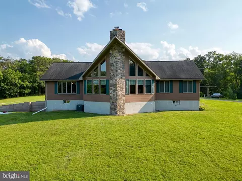 1297 Meadow Grove Rd, Newport, PA 17074