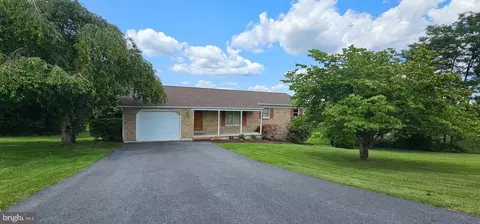 17 Hemlock Dr, Duncannon, PA 17020