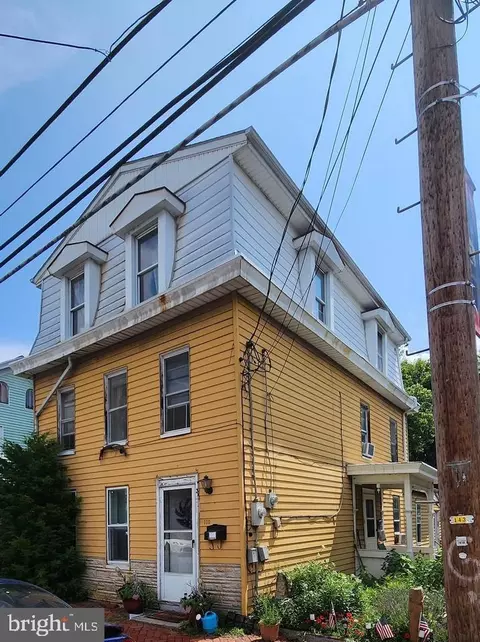 110 N High St, Duncannon, PA 17020