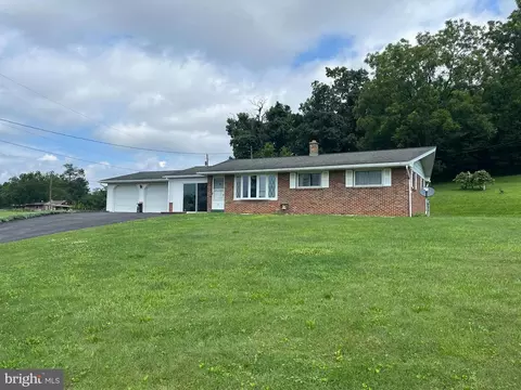 10 Dead End Rd, Millerstown, PA 17062