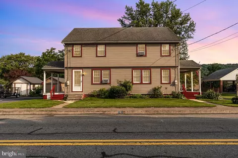 319 321 W Main St, New Bloomfield, PA 17068