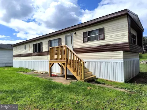 795 Canvasback Dr, Newport, PA 17074